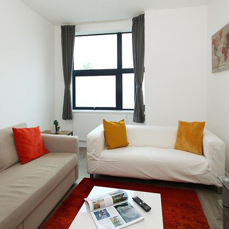טלפורד Sapphire House Apartments מראה חיצוני תמונה