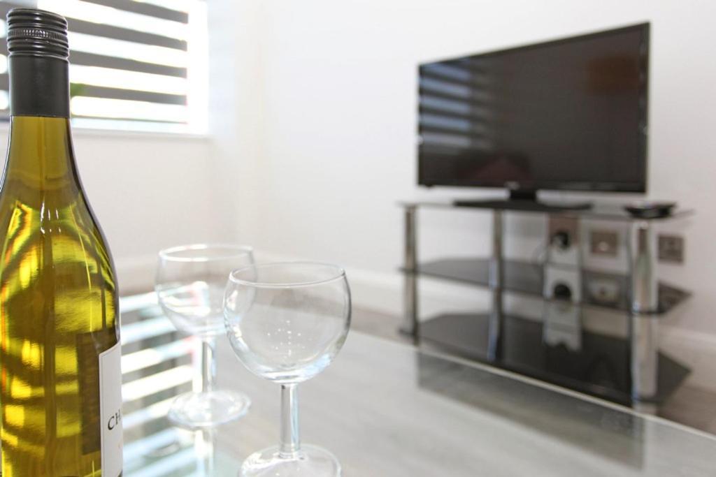 טלפורד Sapphire House Apartments מראה חיצוני תמונה