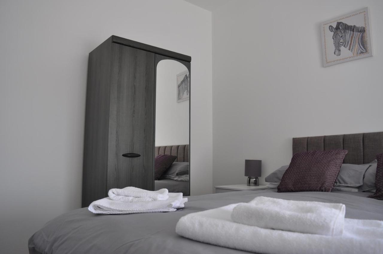 טלפורד Sapphire House Apartments מראה חיצוני תמונה
