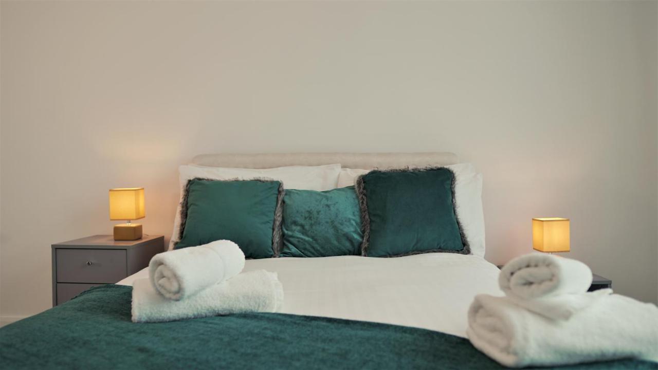 טלפורד Sapphire House Apartments מראה חיצוני תמונה