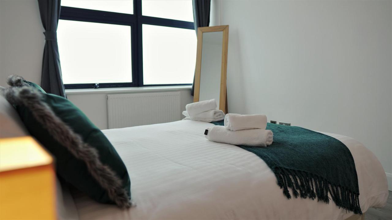 טלפורד Sapphire House Apartments מראה חיצוני תמונה