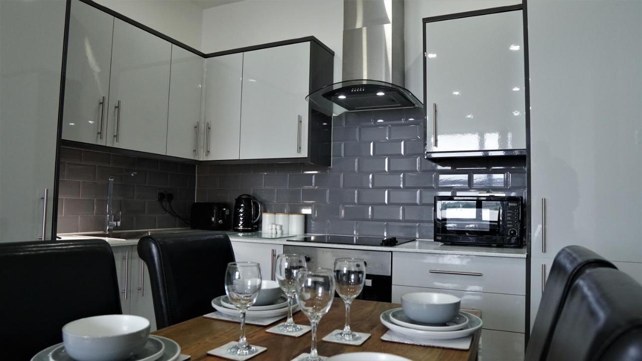 טלפורד Sapphire House Apartments מראה חיצוני תמונה
