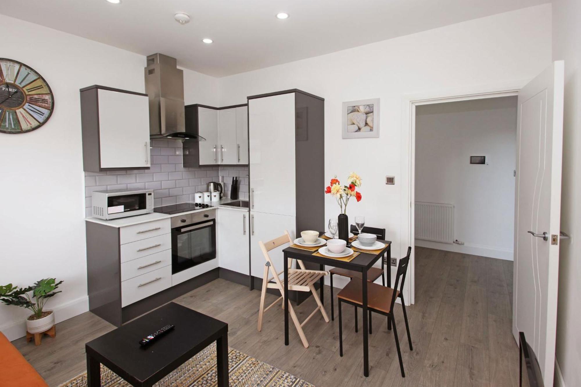 טלפורד Sapphire House Apartments מראה חיצוני תמונה