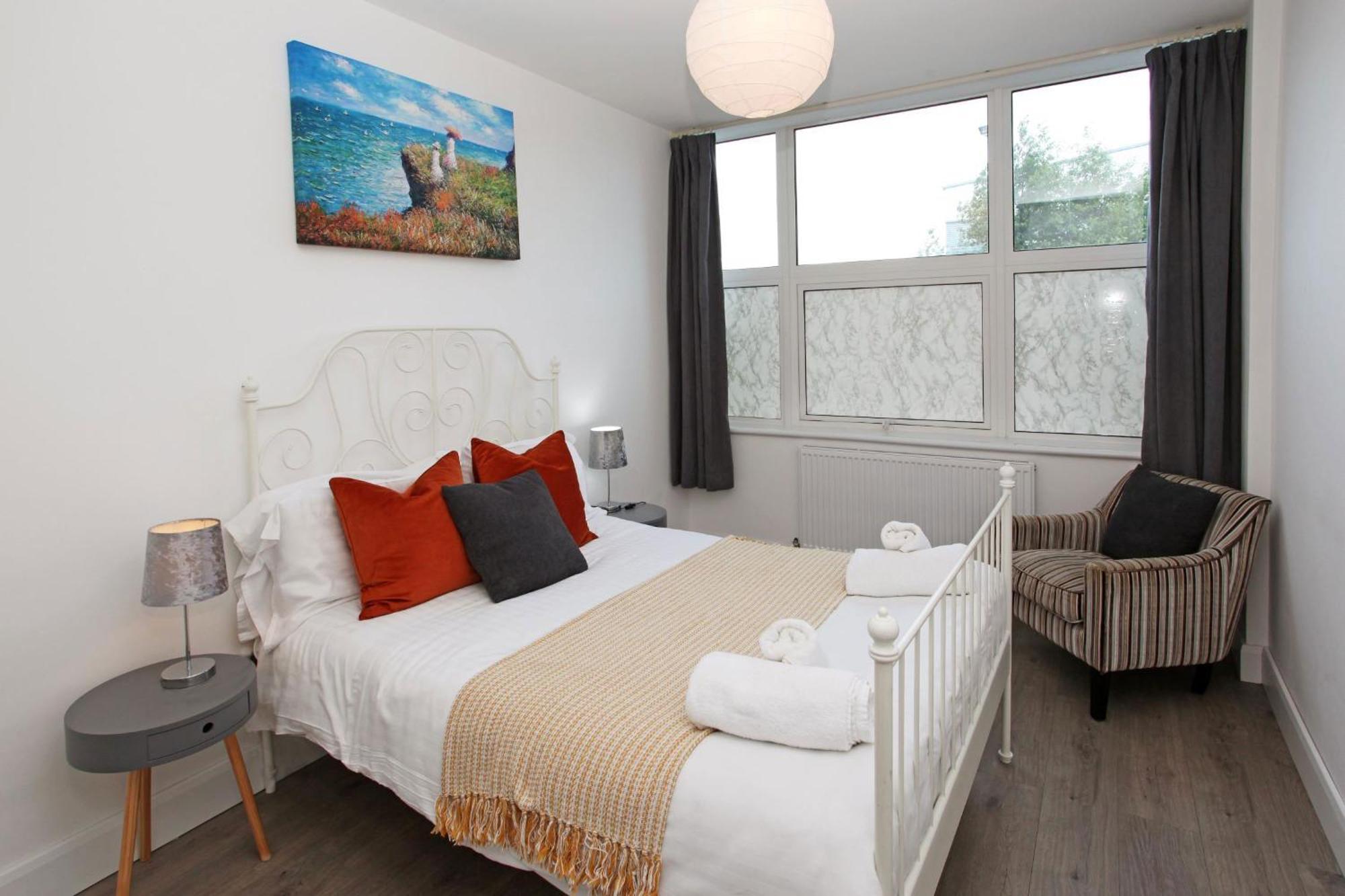 טלפורד Sapphire House Apartments מראה חיצוני תמונה