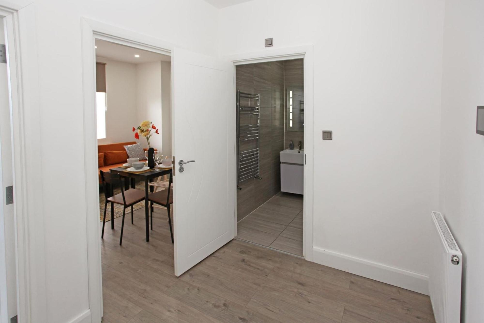 טלפורד Sapphire House Apartments מראה חיצוני תמונה