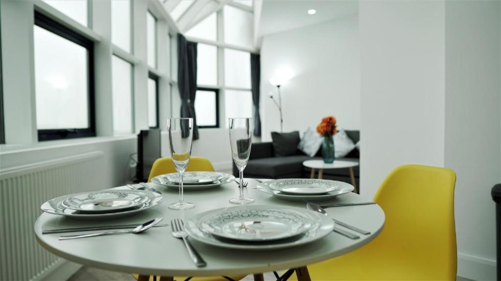 טלפורד Sapphire House Apartments מראה חיצוני תמונה