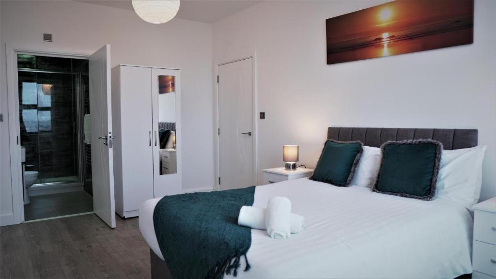 טלפורד Sapphire House Apartments מראה חיצוני תמונה