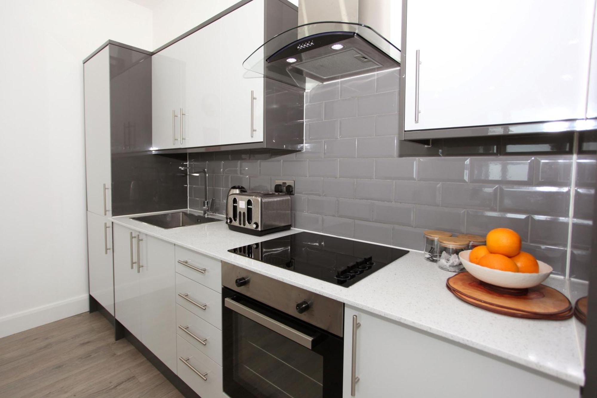 טלפורד Sapphire House Apartments מראה חיצוני תמונה