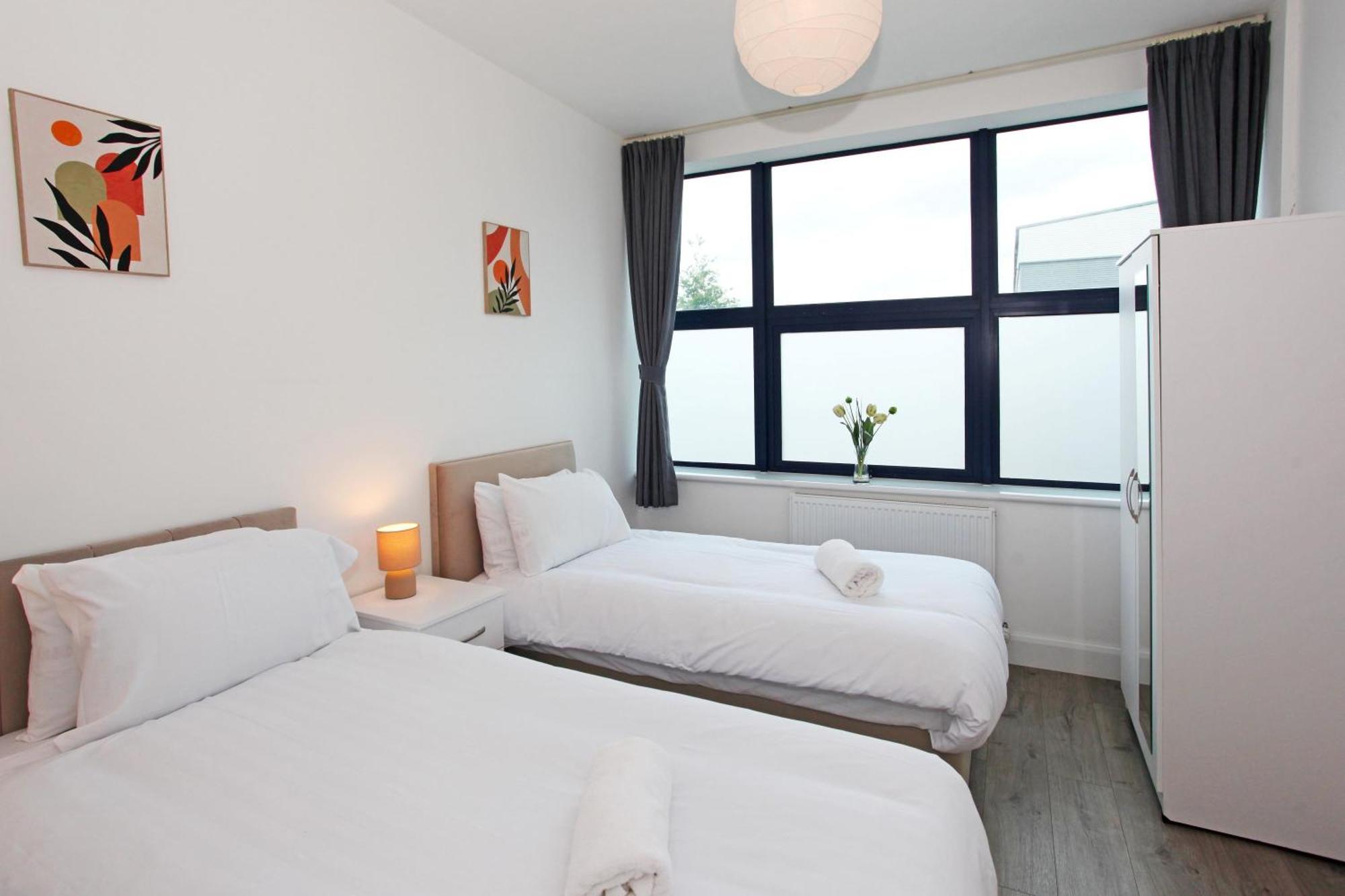 טלפורד Sapphire House Apartments מראה חיצוני תמונה