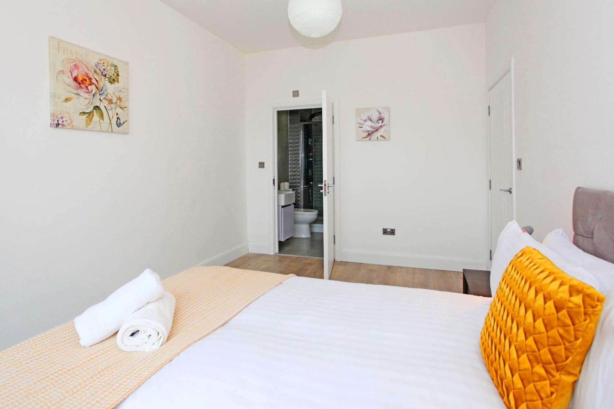 טלפורד Sapphire House Apartments מראה חיצוני תמונה