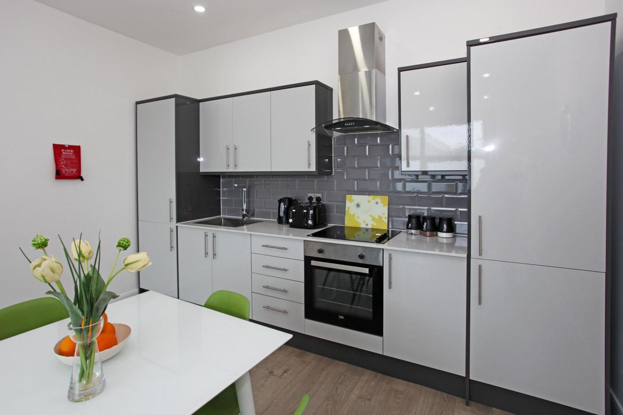 טלפורד Sapphire House Apartments מראה חיצוני תמונה