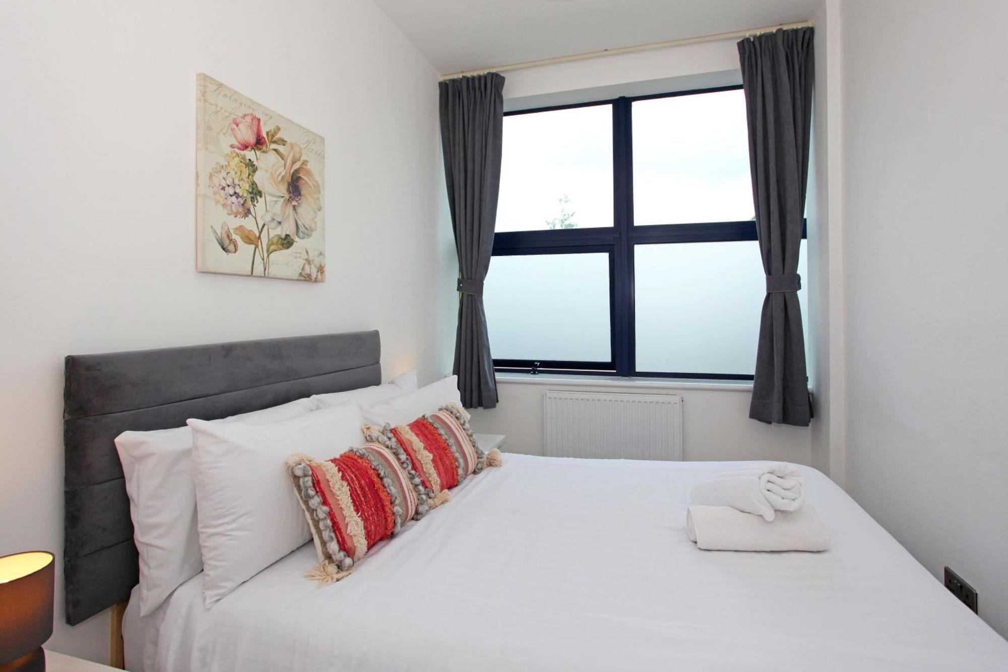 טלפורד Sapphire House Apartments מראה חיצוני תמונה