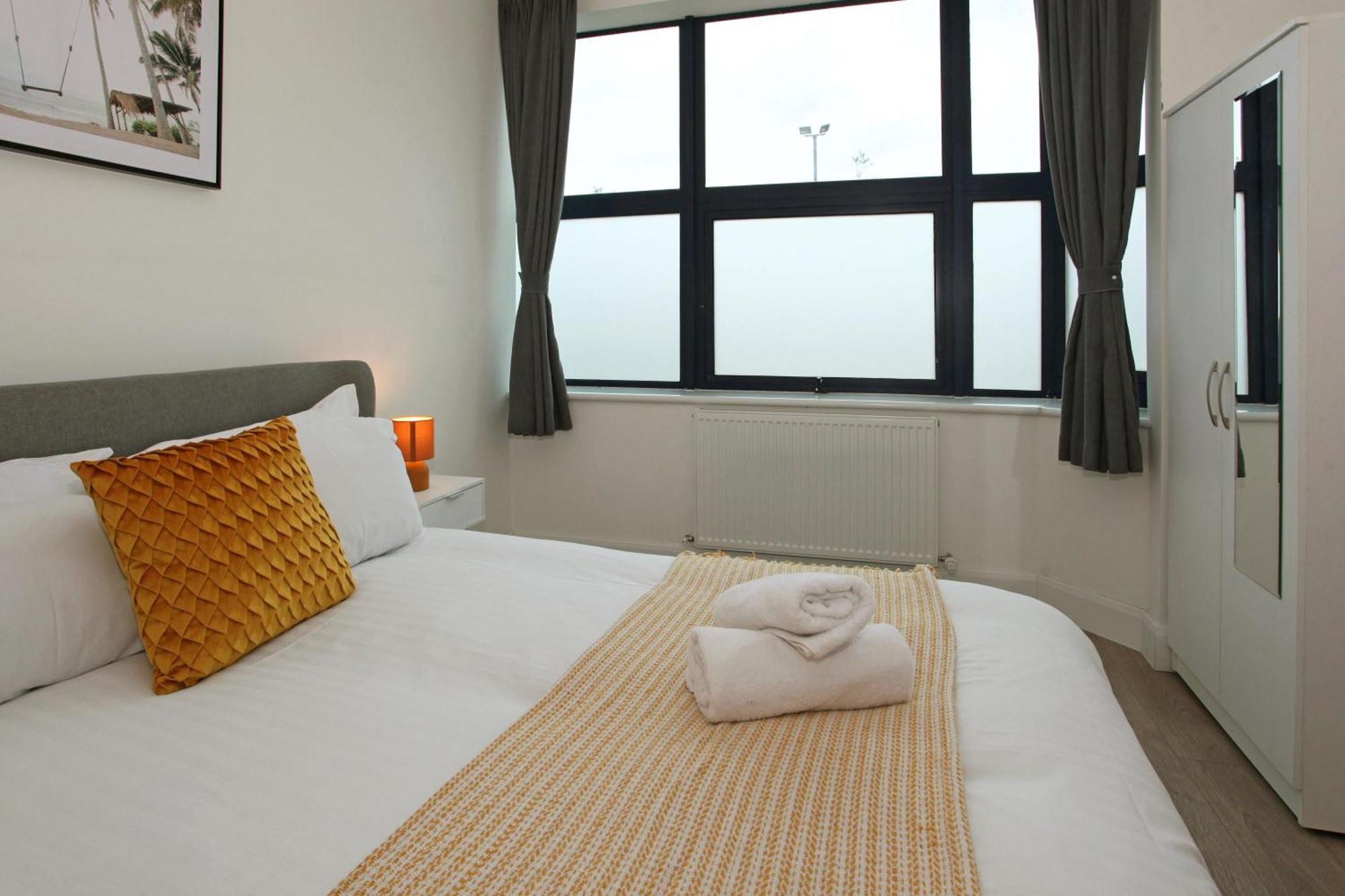 טלפורד Sapphire House Apartments מראה חיצוני תמונה